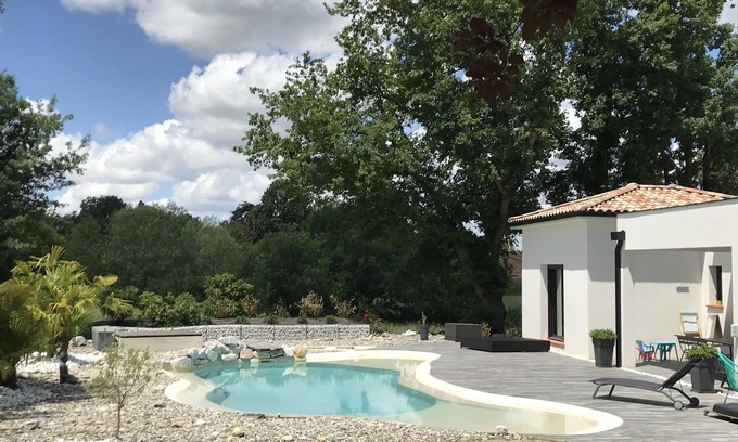 Lapeyrouse-Fossat House | Modern House with Private Lagoon Pool and Ocean Views