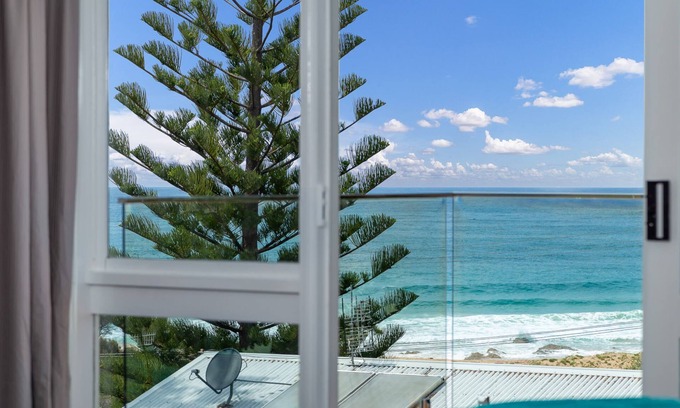 Malua Bay House | Unforgettable Malua Views Steps from the Beach