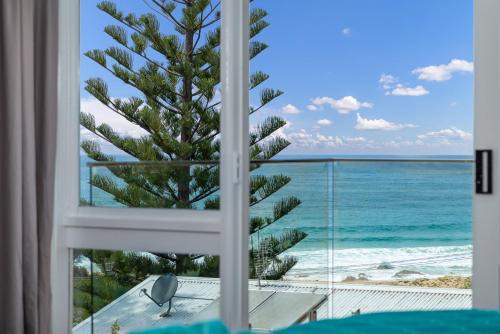 Malua Bay House | Beautiful Malua Views - Steps from the Beach Awaits You