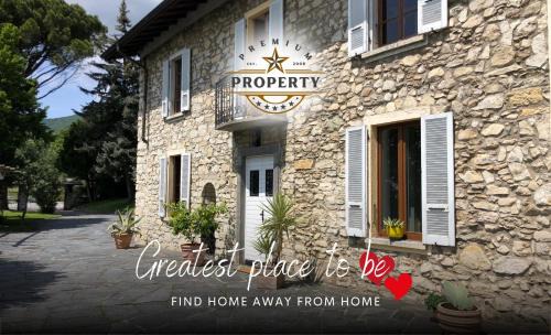 Morbio Inferiore House | Inviting Sunstone House: Family-Friendly Near Lake Como