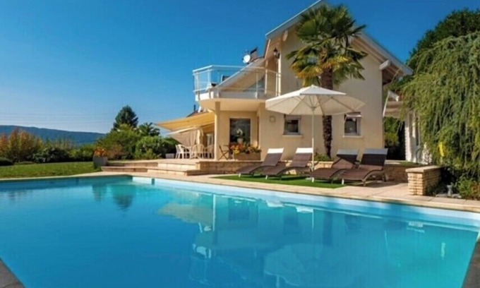 Veyrier-du-Lac Villa | Scenic Villa with Lake and Mountain Views, Rated 10/10