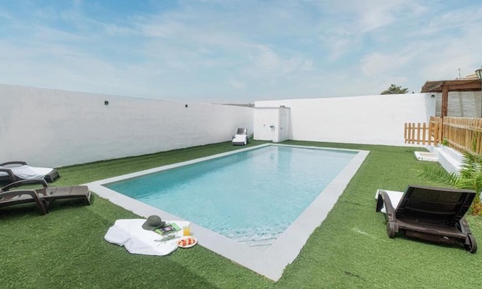 Padul Villa | Beautiful Villa with Private Pools & Garden in Padul