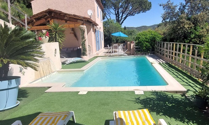 Grimaud House | Exquisite Villa with Panoramic Ocean Views and Pool