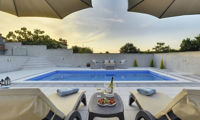 Divsici House | Exquisite Villa with Private Pool and Oceanfront Kitchen