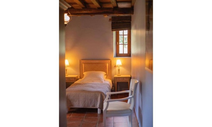 Jouques Cottage | Scenic Views of Ansouis in Charming Jouques Village