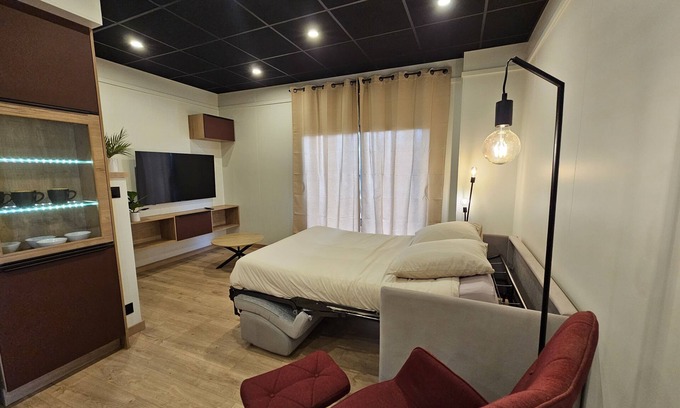 Dommartin-la-Chaussee House | Modern Gite with Family-Friendly Amenities for Your Stay