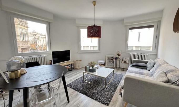 Foret Noire Apartment | Stylish 2-Room Getaway with Pet and Child-Friendly Amenities