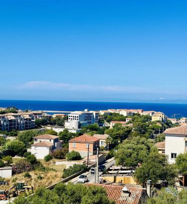 L'Ile-Rousse Apartment | Beautiful 2-Piece Apartment with Ocean View for Families