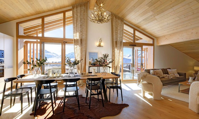 Bergers Condo | Elegant 143m² Apartment with Fireplace and Scenic Views