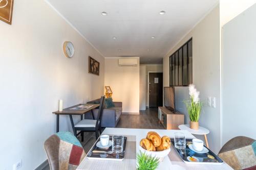 Menton Apartment | Cozy 2-Bedroom Retreat in Menton with Ocean View