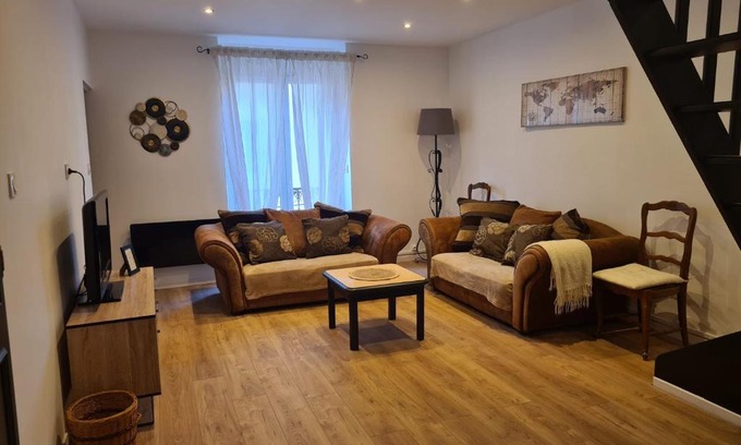 Besseges Apartment | Stylish Apartment with Terrace, Pet and Child Friendly