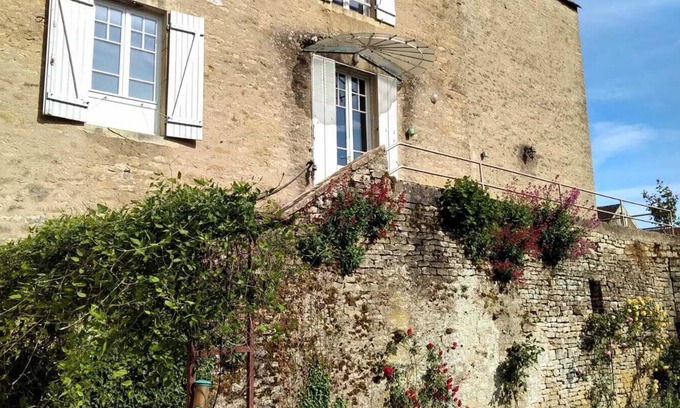 Blacy House | Idyllic Stone House Retreat Near Avallon and Morvan
