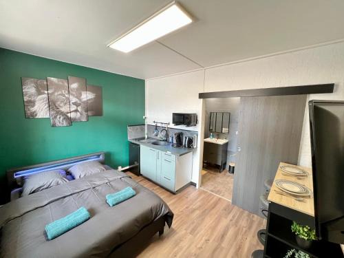 Chasseneuil-du-Poitou Apartment | Trendy Studio Near Futuroscope – Rated 8.7/10 for Families