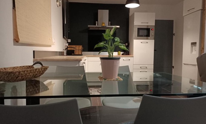 Montesquieu-des-Alberes Apartment | Inviting Studio for Wellness Retreats with Great Reviews