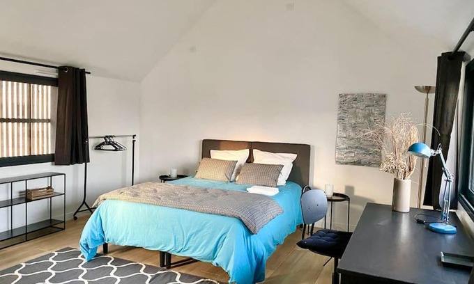 Vannes Apartment | Newly Built T2 Near Train Station with Family-Friendly Amenities