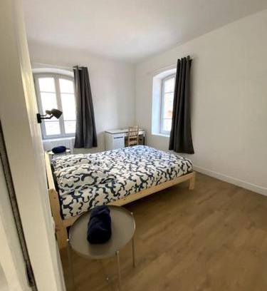 Sablon - Trudaine Apartment | Convenient T2 Near the Train Station for Families
