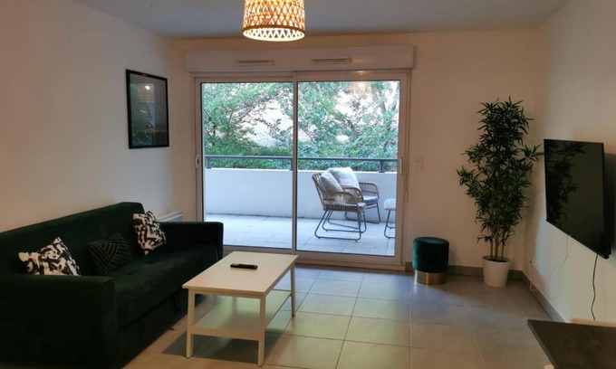 Hopitaux-Facultes Apartment | Spacious T3 in Montpellier for Families, WiFi & Parking