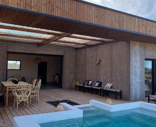 Clarensac Villa | Magnifique villa écologique piscine jacuzzi
