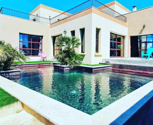 Sauvian Villa | Unique Villa Retreat with Pool and Pet-Friendly Amenities