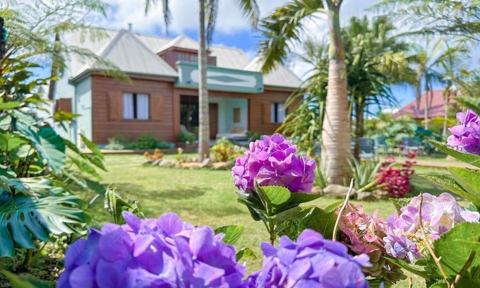Les Avirons Villa | Charming Villa Ti Bout Bois with Fireplace in Tevelave