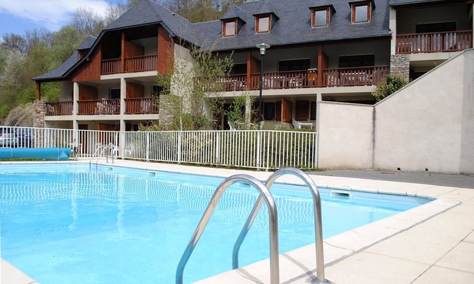 Peyragudes Condo | Scenic Lake Views | 6-Person Apartment with Pool Access