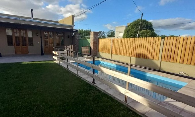 Tandil House | Magnolia Casa Quinta: Pet-Friendly Oasis with Pool Access