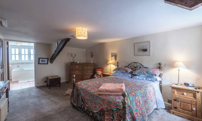 Wellington Cottage | Magnolia Cottage, Character Cottage on the edge of the Blackdown Hills