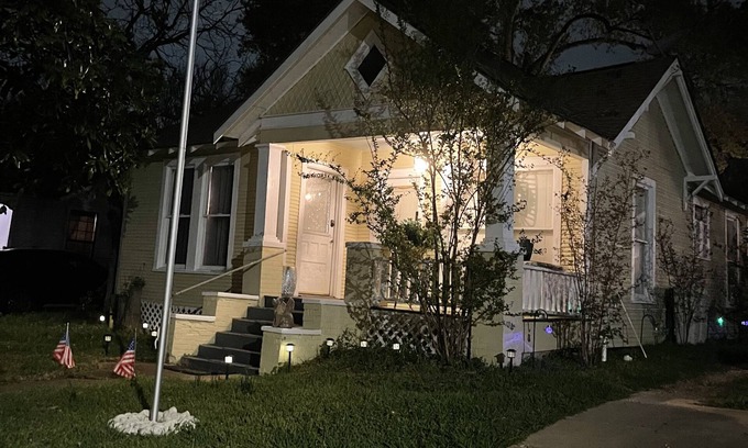 Brenham House | Experience Magnolia House: Downtown Brenham's Gem with Pool