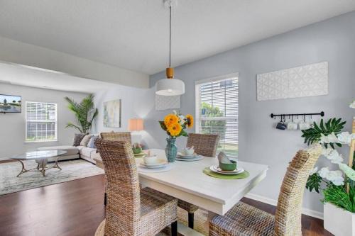 North Charleston House | Child-Friendly Magnolia House: Perfect N Charleston Retreat