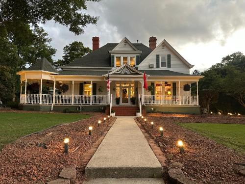 Clayton Bed & Breakfast | Magnolia Inn