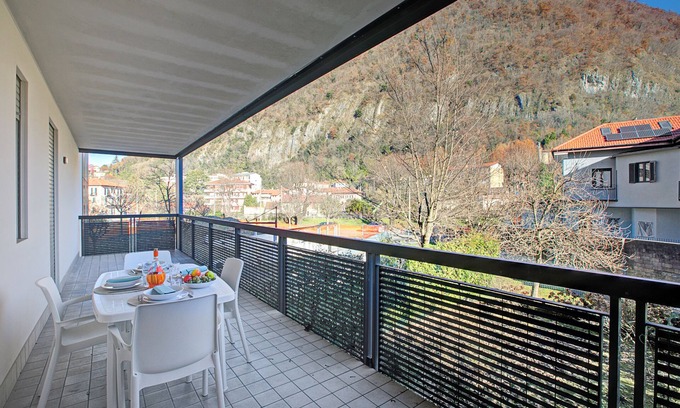 Laveno Apartment | Discover Magnolia: 10/10 Hotel with Kitchen & Breakfast