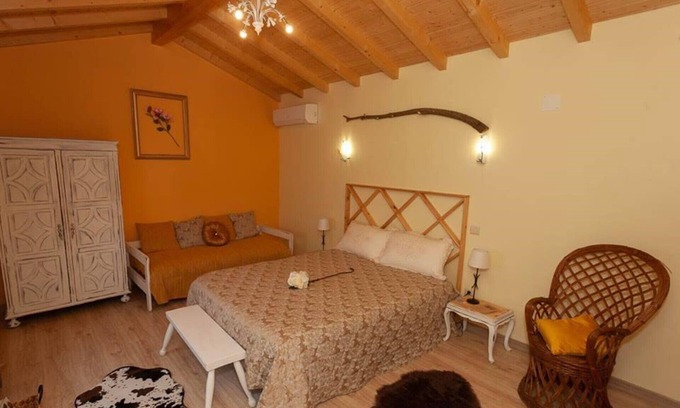 Lousa House | Magnolias Cottage: Suite with Terrace & Garden Views