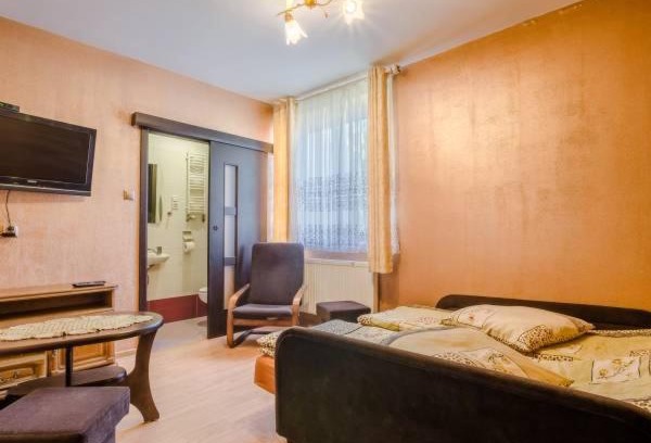 Grebocin House | Budget-Friendly Stay at Magnollia: Pet and Child Friendly