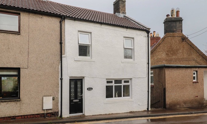 Wooler House | Pet-Friendly Magpie Cottage with Cozy Open Fire in Wooler