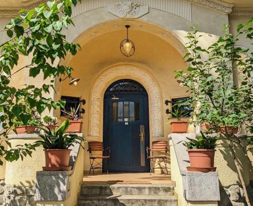 15th District Apartment | Elegant Magyaros-Szecessziós Villa with Pool & Family Amenities
