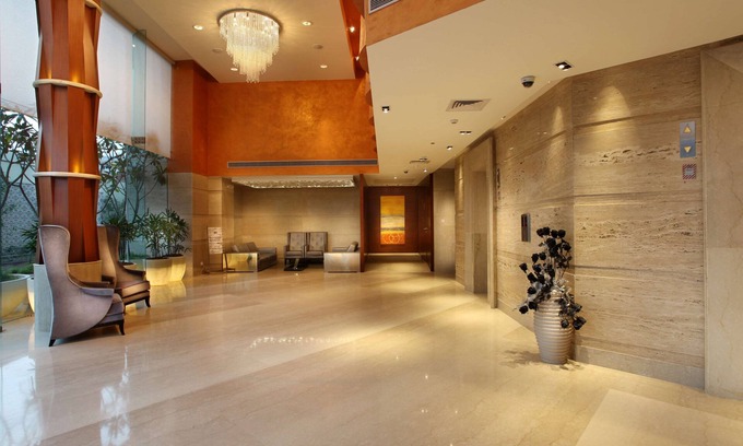 Vaishali Hotel | Comfortable Stay at Mahagun Sarovar Portico Suites