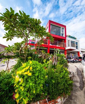 Magong Bed & Breakfast | Seaside Serenity at Mahalo B&B with Breakfast Included