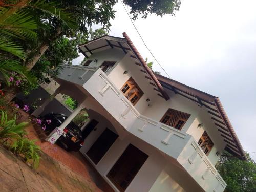 Dodanduwa Apartment | Cozy Mahendra Hotel: Pet & Child Friendly Retreat