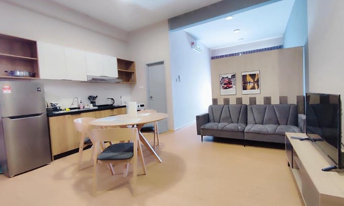 Kuantan Apartment | Enjoy Pool View Bliss at Mahkota Valley Studio Suite