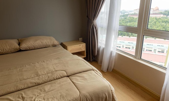 Kuantan House | Top-Rated Mahkota Valley Suite with Pool & Hot Tub