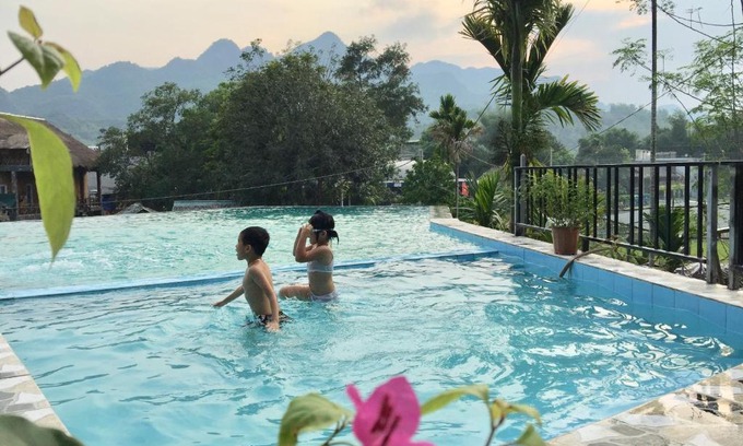 Lac Village Hotel | Explore Mai Chau Sunset Boutique Hotel with Pool & Hot Tub