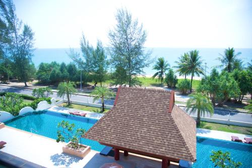 Mai Khao Hotel | Relaxing Maikhao Palm Beach Resort with Oceanfront Amenities