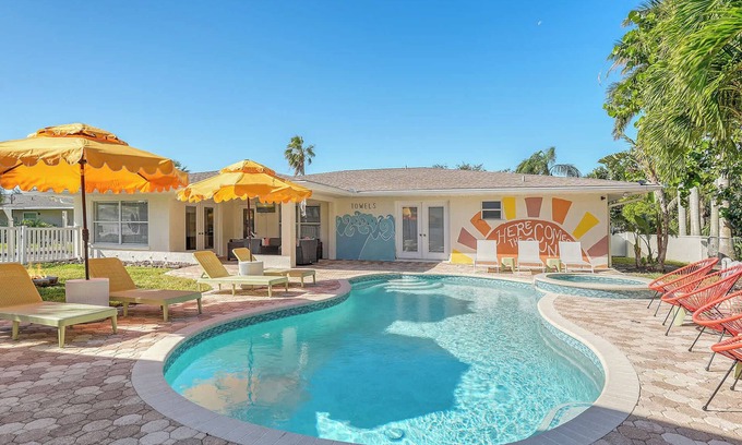 Bradenton House | Main House + Guest House | Hot Tub | Heated Pool | 5 King Beds | IMG | Generatio