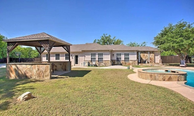 Allen Villa | Discover Main House: Pool, Spa & Home Theatre Retreat