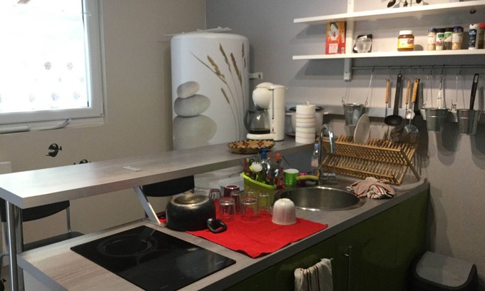 Arras House | Cozy Main Square 62 Festival Rental with Kitchen Access
