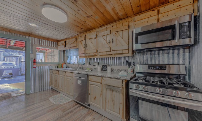 Ruidoso Cabin | Discover Main Squeeze: A 10/10 Pet-Friendly Retreat