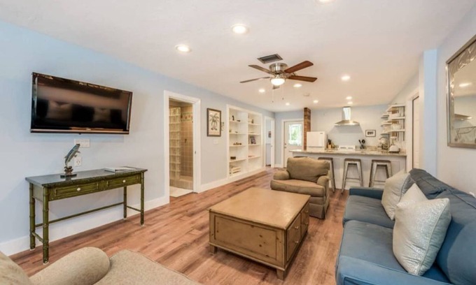East Naples Apartment | Prime Location: Main-Stay Near Naples with Pool & Ocean View