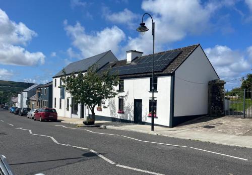 Ballycastle House | Comfortable Stay at Main Street - Pet and Child Friendly