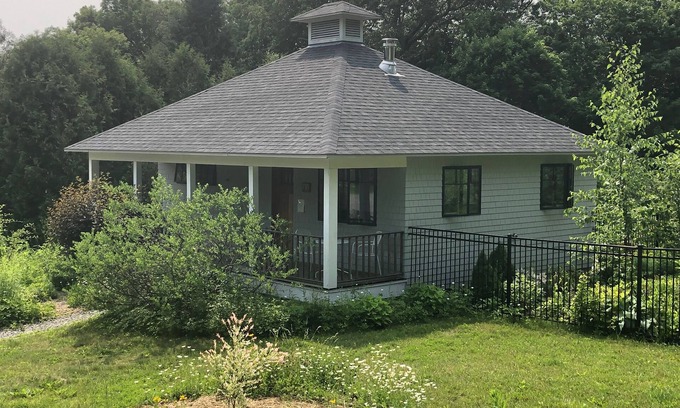 Camden House | Cozy Maine Cottage Studio with Ocean View & Spa Amenities