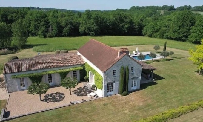 Monestier House | Discover Maine du Bost: Poolside Retreat in Monestier
